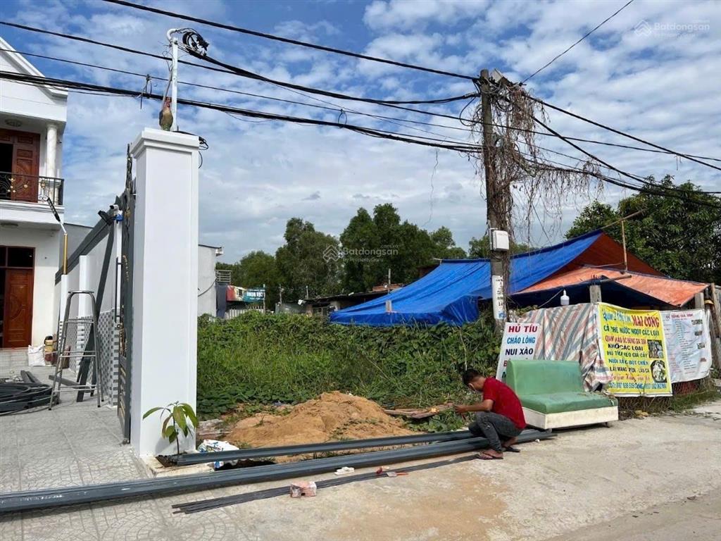 Ra nhanh lô đất 150m2 mt tỉnh lộ 826  bình chánh ( giáp long an) giá 21tr/m2, shr