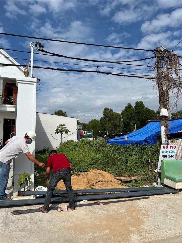 Ra nhanh lô đất 150m2 mt tỉnh lộ 826  bình chánh ( giáp long an) giá 21tr/m2, shr