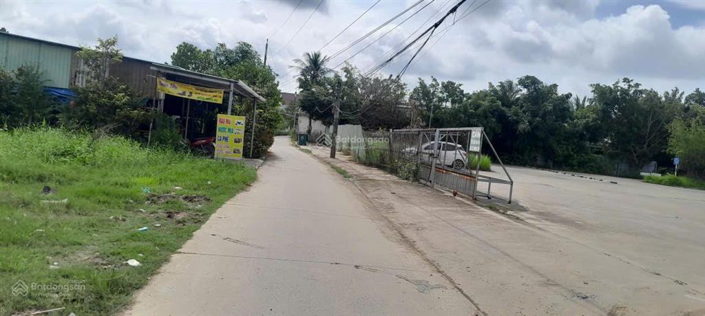 Bán nhanh đất bến lức  cách ql1a 300m  1.288m2 (53x25)  full thổ cư  giá 13 triệu/m2, shr