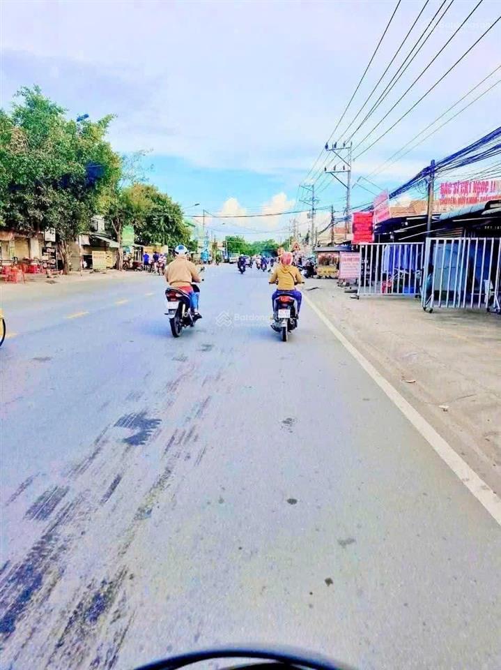 Bán đất 115m² full thổ cư  ấp 3 nhựt chánh, bến lức (cũ), 900 triệu  0931 778 ***