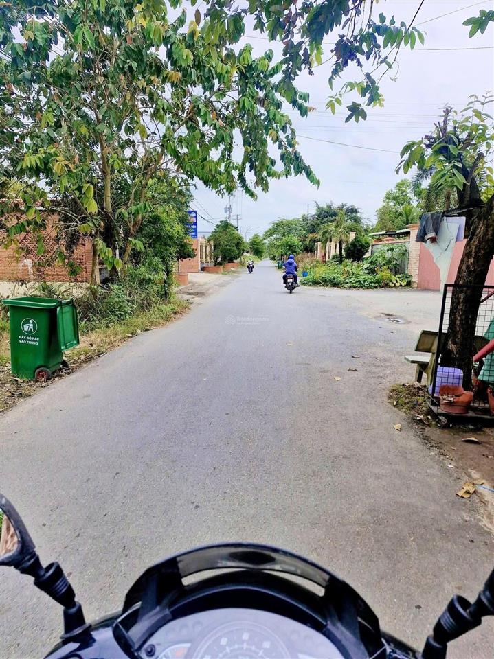 Bán đất 115m² full thổ cư  ấp 3 nhựt chánh, bến lức (cũ), 900 triệu  0931 778 ***