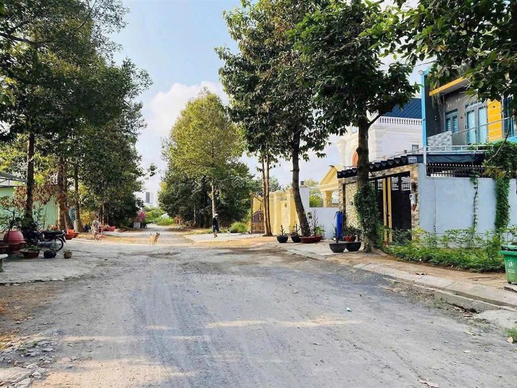 Chuyển ra bắc sống nên nhượng lại lô đất 8m x 16m đường dt826 long hoà giá 3.1 tỷ, shr