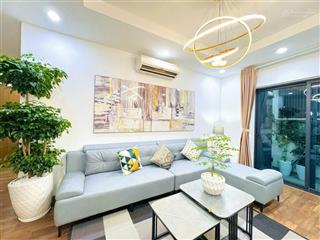 Gia đình tôi bán căn hộ 2pn 54m2 thông thủy sẵn hđ thuê 15tr view hồ tại vinhomes green bay