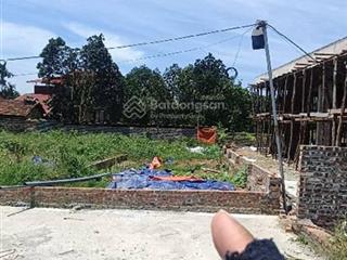 Nhỏ 2 dt rộng thửa đất vuông vắn đẹp mê  phù hợp cho vợ chồng trẻ ra ở riêng  ô tô tải vào đất