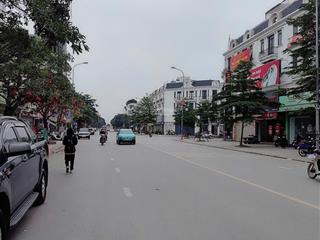 Nhỉnh 100tr/m2 lô góc trâu quỳ 3 mặt thoáng 60m2  ô tô tránh  vuông vắn  nở hậu sát vin