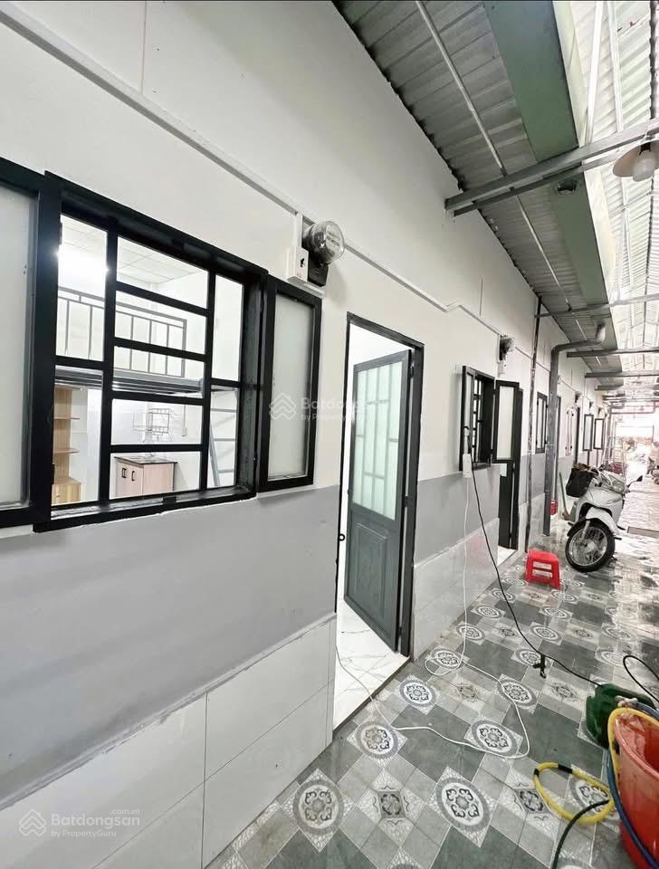 Dãy trọ xây mới liền kề kcn mỹ phước 3 cho thuê 14tr/ tại đ. nh5, phú chánh hoà, bến cát giá 1tỷ150