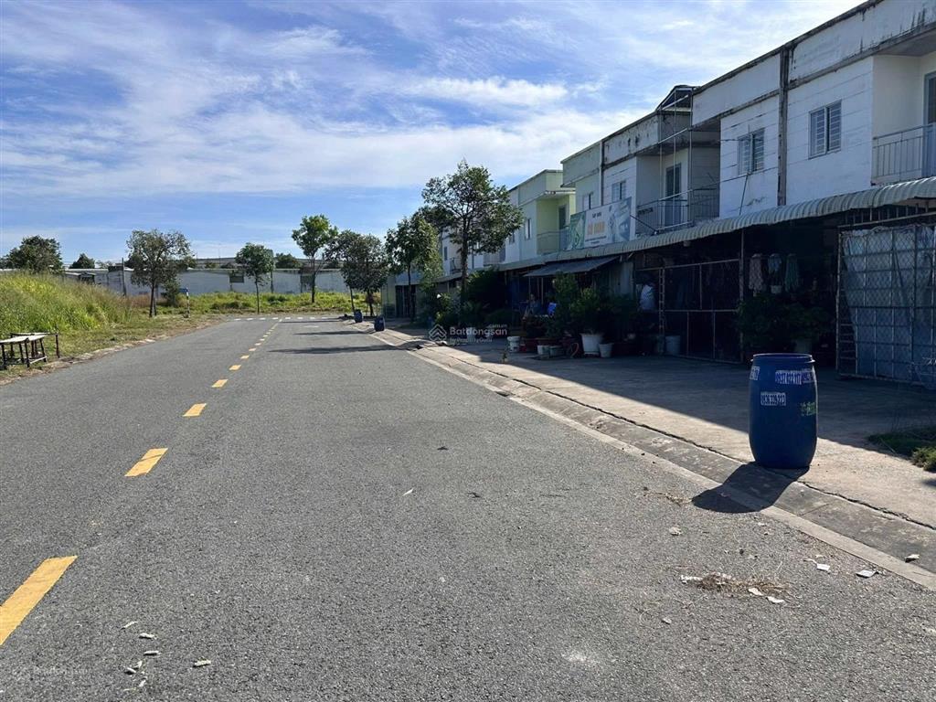 Dãy trọ 300m2 liền kề ngay kcn becamex mới tại đ. d11, lai uyên, bàu bàng giá cực tốt chỉ 850tr