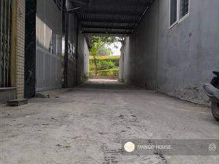 Chủ nhà gửi bán siêu phẩm ô tô 7 chỗ đỗ cửa  vị trí đẹp  an ninh tốt dân trí cao