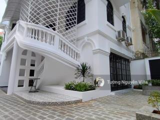 Bán biệt thự đẹp đường nguyễn cửu vân, p17, q. bình thạnh, 17x15m 201,9m2, tường villa 0934 161 ***