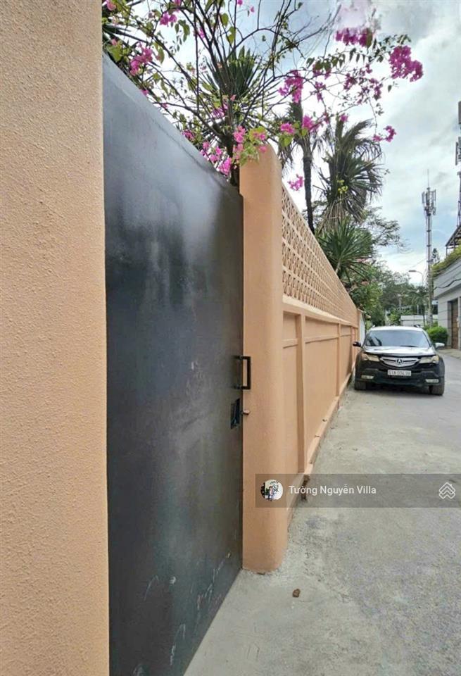 Bán biệt thự gần sông sài gòn 10 đường số 6, thảo điền, q2 | 28x30m | tường villa 0934 161 ***