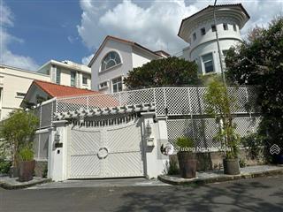 Bán villa 202/5 nguyễn văn hưởng, p. thảo điền, q2 | 25x29m | tường villa 0934 161 ***