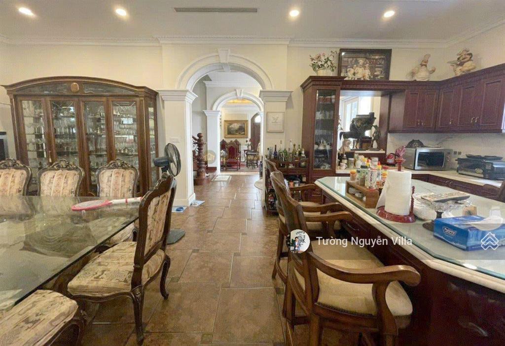 Bán villa thảo điền số 8 đường 42, p thảo điền, q2 | 303m2| tường villa 0934 161 ***