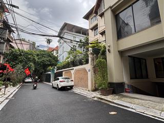 Bán đất mặt phố quảng an, tây hồ, gần 700m2  3 mặt thoáng ô tô tránh, full thổ cư