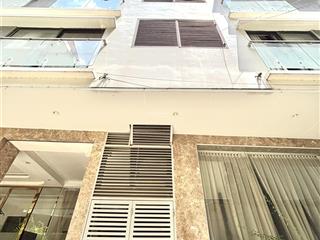 Bán toà appartment hotel võ chí công  55 phòng + sân golf  350m2 lô góc 2 thoáng  pccc đầy đủ