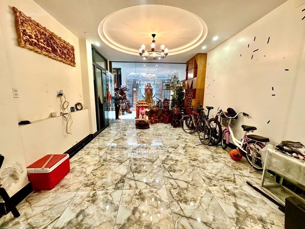 Bán nhà khủng 4 tầng 100m2 ngang 8m, view sông, nội thất thang máy cao cấp, giá chỉ 18 tỷ