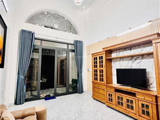 Xe hơi quay đầu  5 tầng  68m2  khu đồng bộ  full nội thất  ngay emart phan huy ích