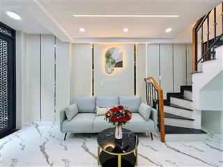 Hơn 3tỷ  30m2  vuông a4  ngay coopmart quang trung  giáp phú nhuận , bình thạnh