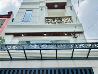 Xe hơi 7 chỗ vào nhà  cách 1 căn ra mt đường  50m2  full nội thất  ngay emart phan huy ích