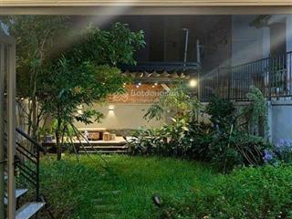 Cần bán biệt thự sân vườn quận bình thạnh