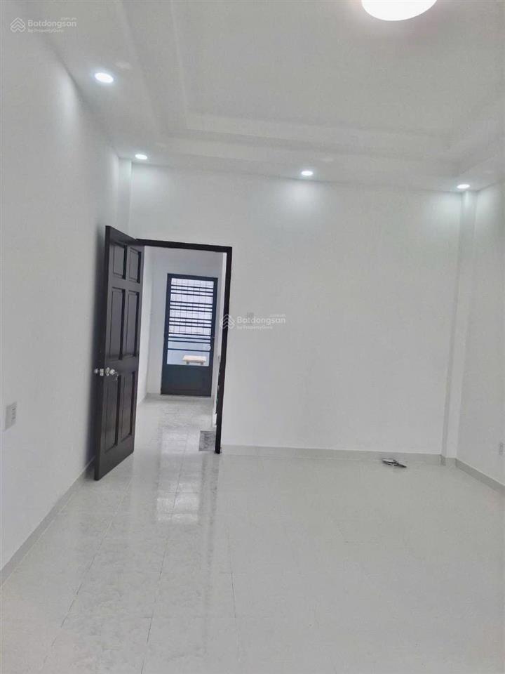 Nhà khu vực sầm uất, nhộn nhịp 43m2 bình trị đông b, bình tân