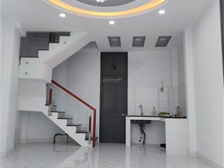 Nhà phú nhuận , hoàng văn thụ , gần ngã 3 hồ văn huê