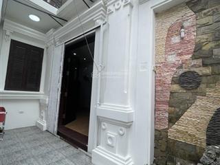 Bán nhà đẹp hoàng hoa thám diện tích rộng sân cổng 4 tầng ở ngay giá hợp lý