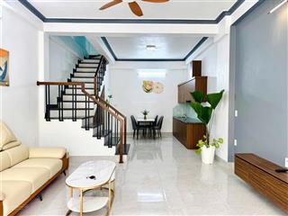 Nhà đẹp 2,5 tầng chỉ xách vali vào ở, đường ô tô giá chưa đến 3 tỷ phường đông hương