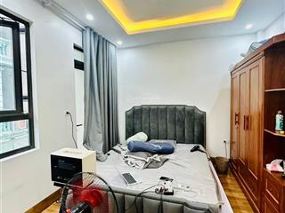Nhà cầu cốc đẹp dân xây ô tô lùi cửa thoáng trước sau
