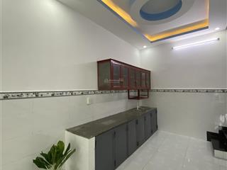 Em cần bán gấp căn nhà hóc môn diện tích 4x12m, giấy tờ đầy đủ công chứng trong ngày