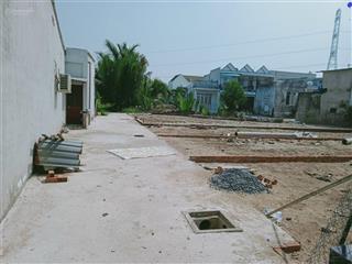 Đất thổ cư  sổ riêng  giá nhỉnh 1tỷ3  dt đất 83m2  đường 826c long hậu