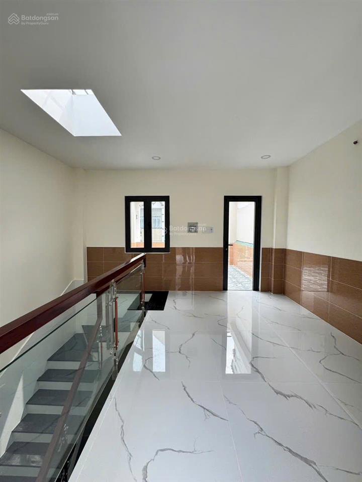 Nhà mới xây kdc hoàng hoa  1 trệt 2 lầu st  hoàn công đầy đủ 4ty250