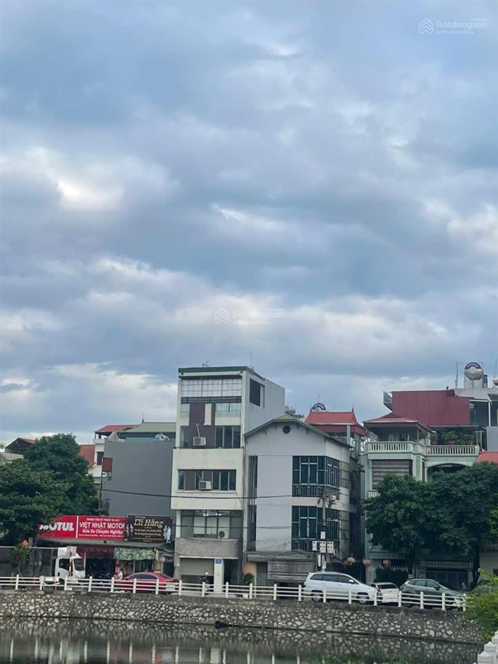 Hiếm, đất chu huy mân, lô góc, cạnh hồ, đường rộng, 60m2, mt 4,5m, ô tô ngủ trong đất, giá 8,45 tỷ