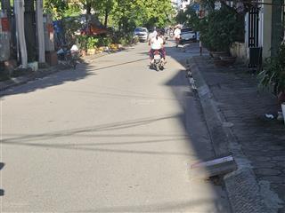 Bán nhà phân lô lô góc ô tô tránh vỉa hè rộng 3 thoáng 48m.14,6 đồng