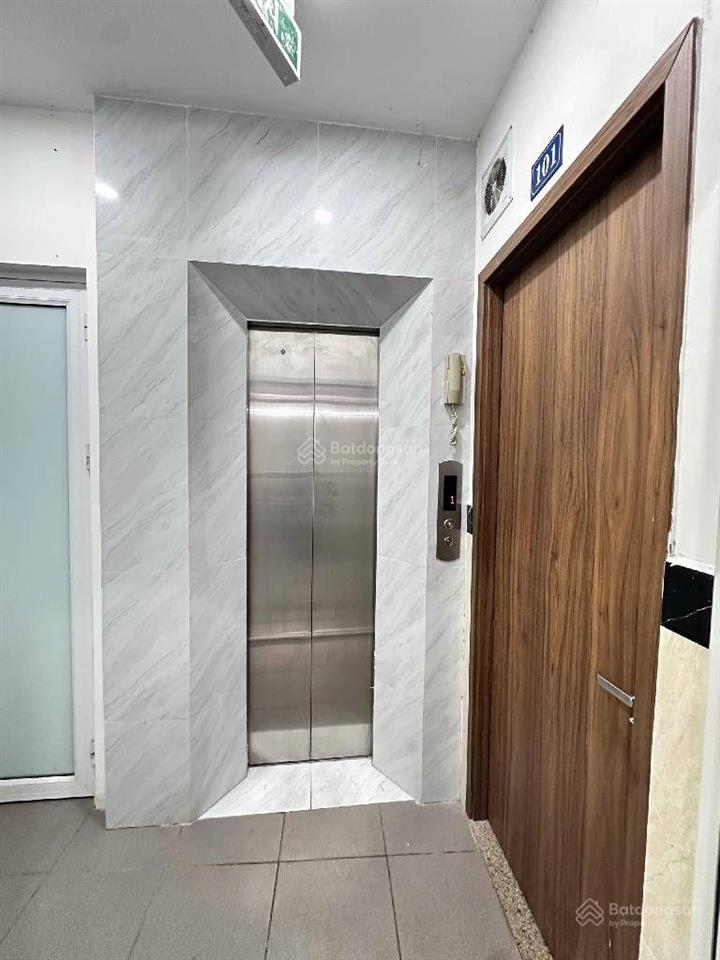 Phú diễn 6 tầng thang máy, gần ô tô tránh khu đông sinh viên hơn 10 tỷ đầu tư siêu lời!