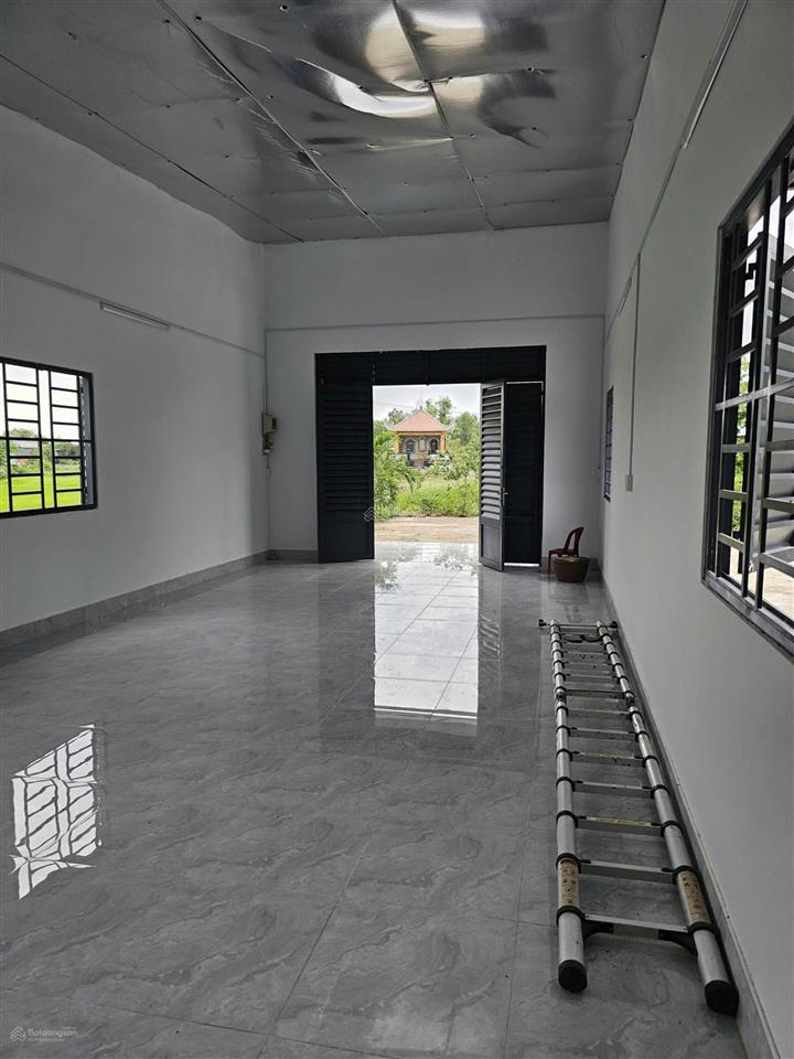 Thanh lý gấp đất thổ cư 842m2 có sẵn nhà cấp 4 120m2 ở hưng long, bình chánh