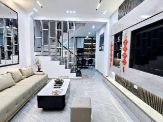 Bán nhà cổ nhuế 50m2  full nội thất  mặt tiền 4m  vị trí đẹp  ngõ thông  9.5 tỷ