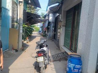 Chủ vay ngân hàng không có khả năng chi trả bán nhà căn đôi đường hồ văn long, sổ hồng riêng