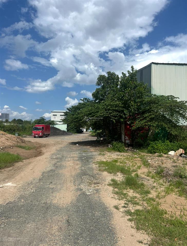 Gia đình cần bán nhanh lô đất 612m2, giá 22,8 tỷ hẻm 47, đường bưng ông thoàn. 0931 338 ***