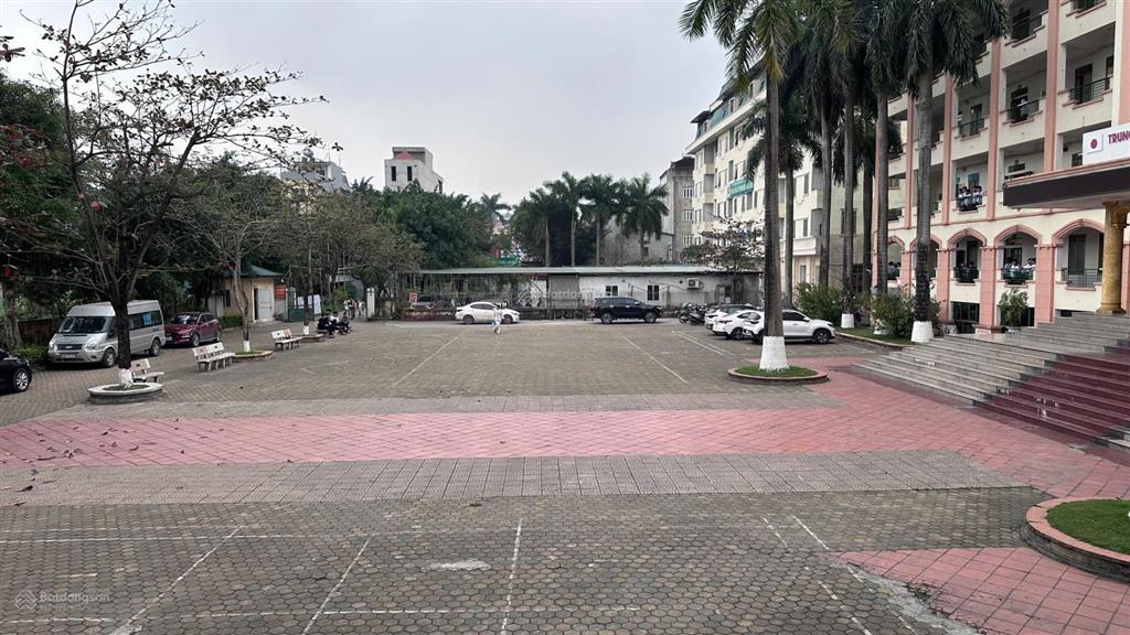 Cho thuê mặt bằng tại đan phượng 450m2 x 5 tầng làm đào tạo, xkld