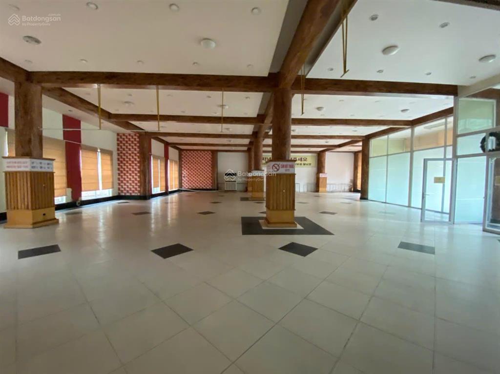 Cho thuê mặt bằng làm nhà hàng, dưỡng lão, đào tạo, dịch vụ 2000m2