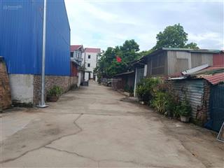 Dt 210m2, mt 10m. giá 1 tỷ 50 triệu (5tr/m2)