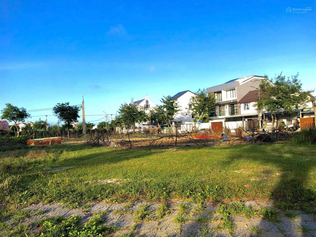 Siêu phẩm đất 3 mặt tiền view hồ trảng kèo chủ trương xây khách sạn 6 tầng vị trí vàng tt hội an
