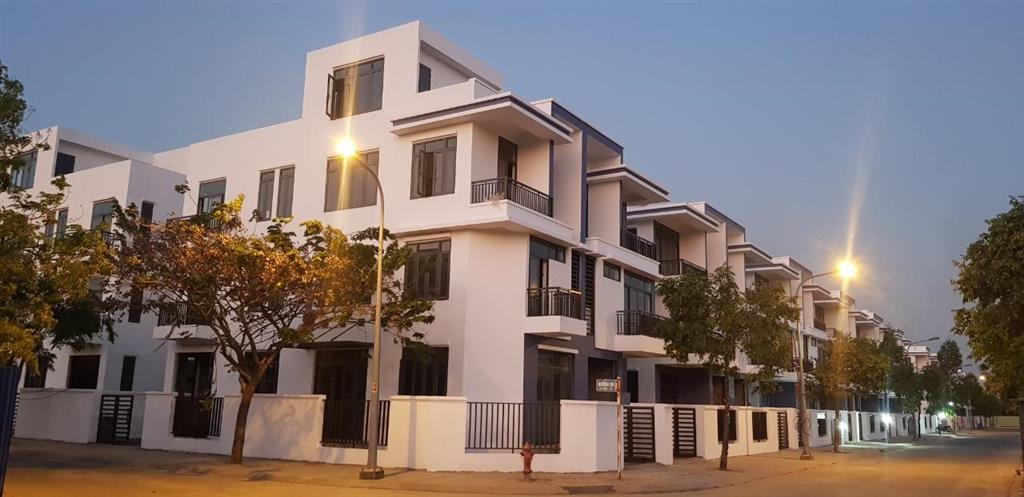 Đông tăng long  bán căn song lập dt 8x21m vị trí đẹp nhà hoàn thiện nội thất đẹp 13 tỷ. 0909 483 ***