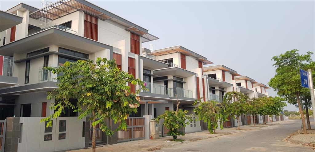 Đông tăng long  bán căn song lập dt 8x21m vị trí đẹp nhà hoàn thiện nội thất đẹp 13 tỷ. 0909 483 ***