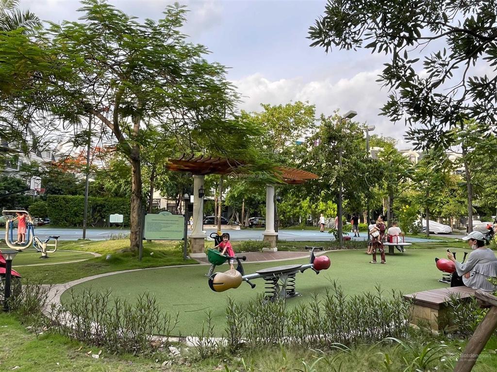 Lakeview city 5x20 vị trí đẹp view hồ, đường 25m hoàn thiện nội thất giá 23.8 tỷ.  0909 483 ***