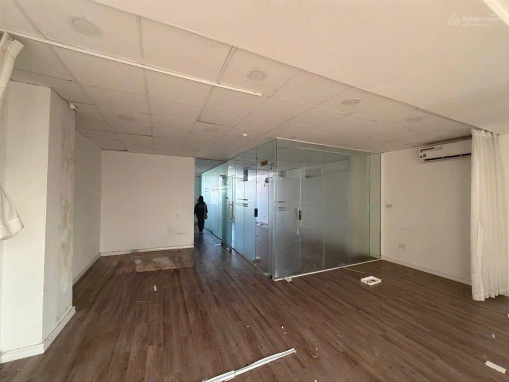 Cho thuê văn phòng mặt tiền đường 283 hùng vương, p. 9, quận 5, dt 7x17m, hầm 6 lầu, pccc