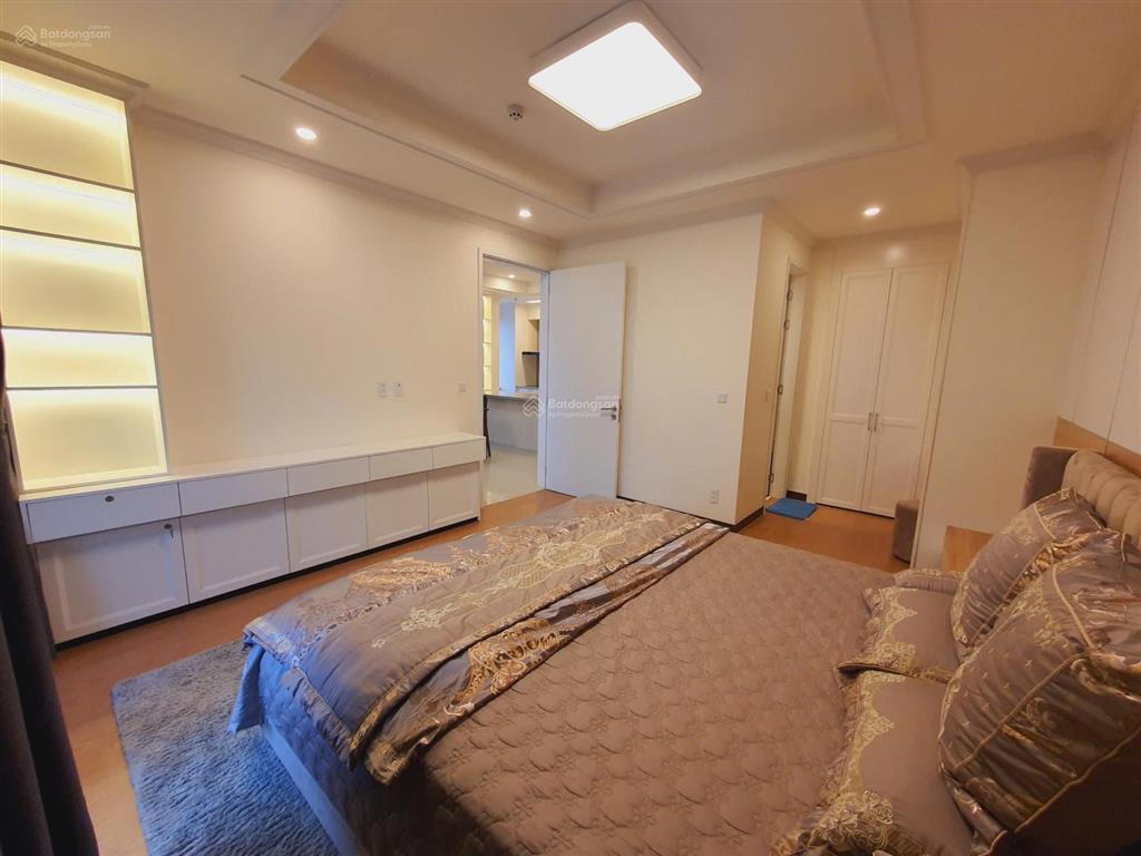 Chính chủ gửi thuê căn hộ 3pn trục căn h. diện tích 125m2 full đồ tại starlake