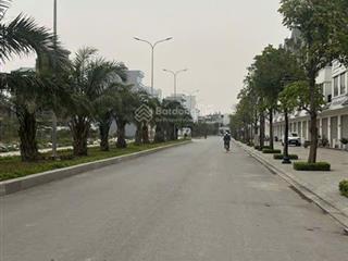 Bán biệt thự hinode royal park, 18,5 tỷ, 110m2, 6pn + 4wc, 5 tầng, đn