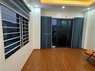 Bán nr 32m2 tại ngõ 30 ngách 50 đại cát, 5,2 tỷ, 3pn, 4wc