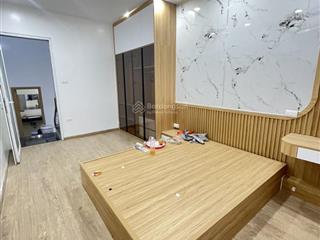 Bán nhà trung tâm cầu giấy 5 tầng ngõ thông ô tô gần thoáng trước sau sổ đỏ chính chủ